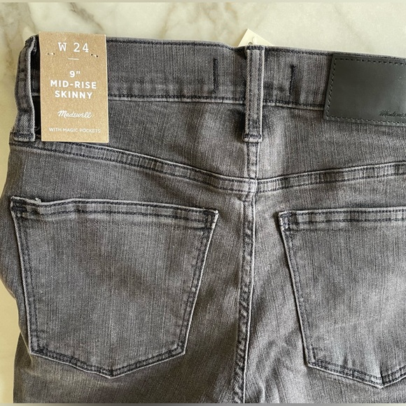 Madewell 9” Mid-Rise Skinny Jeans - Picture 4 of 6